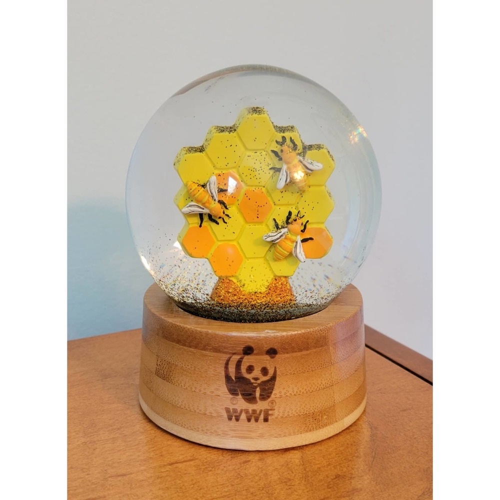 World Wildlife Fund Bumblebee Snowglobe